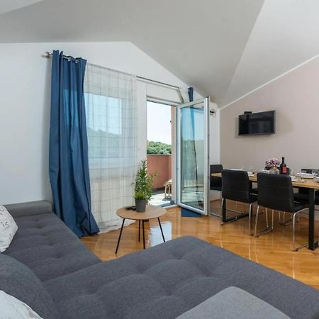 Apartment Near The Center/Beach Пула Екстер'єр фото