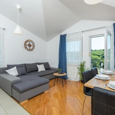 Apartment Near The Center/Beach Пула Екстер'єр фото